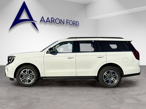 New 2025 Ford Expedition Active image 2