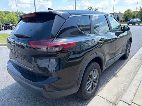 Used 2025 Nissan Rogue S AWD/4WD image 5