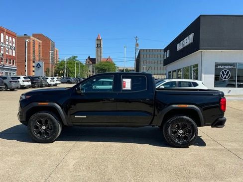 Used 2024 GMC Canyon Elevation w/ Convenience Package AWD/4WD image 2
