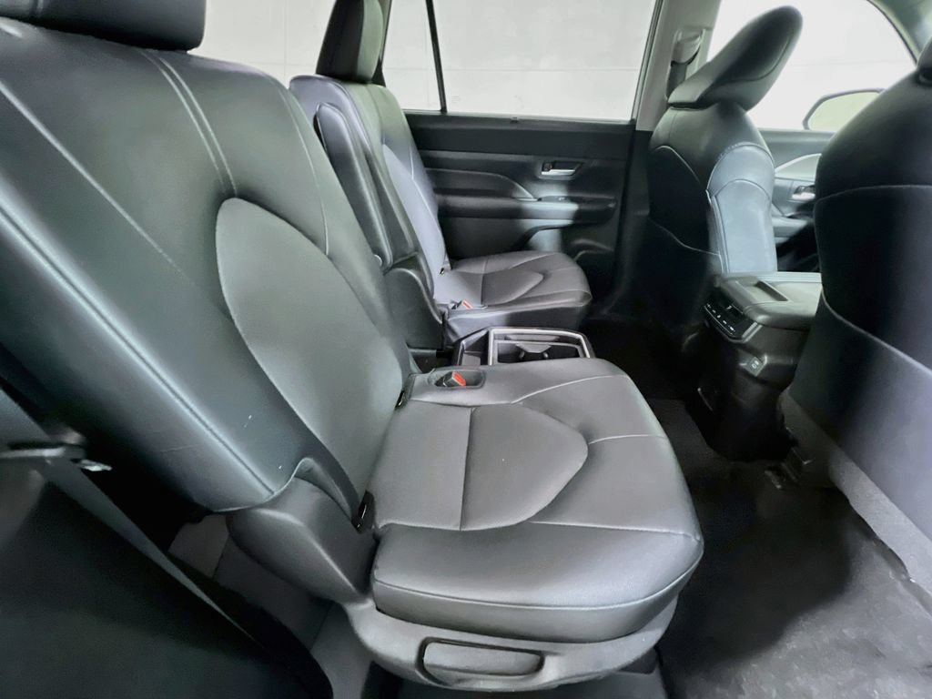 Certified 2025 Toyota Grand Highlander AWD image 22