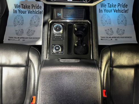 Used 2024 Ford Expedition Max XLT image 25