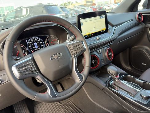 Used 2025 Chevrolet Blazer RS w/ Enhanced Convenience Package image 16