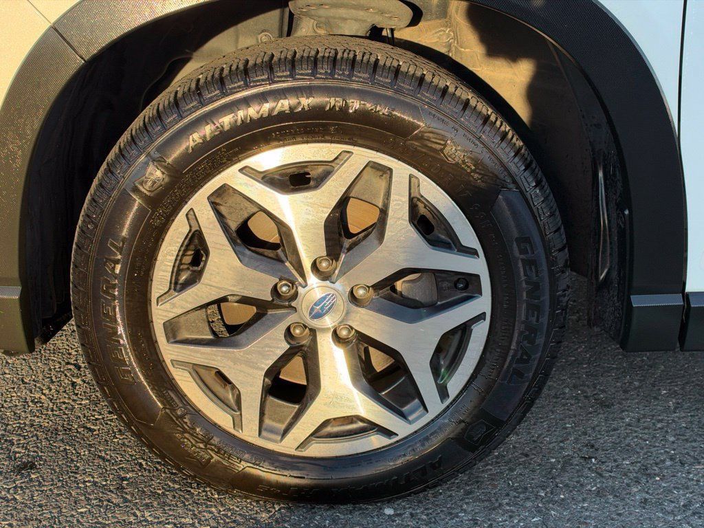 Used 2021 Subaru Forester Premium AWD/4WD image 3