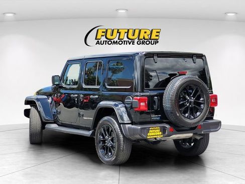 Used 2025 Jeep Wrangler Unlimited Sahara AWD/4WD image 6