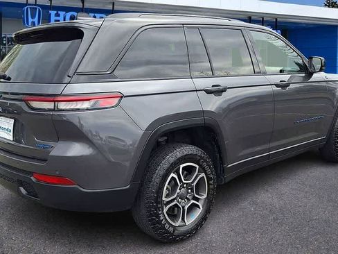 Used 2024 Jeep Grand Cherokee Trailhawk AWD/4WD image 8