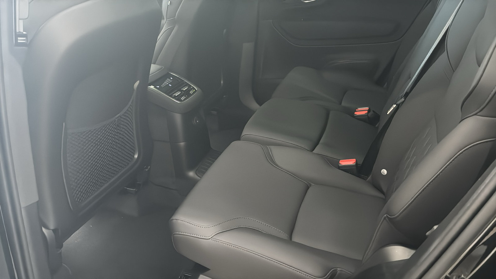 New 2026 Volvo XC90 T8 Plus w/ Protection Package Premier AWD/4WD image 27