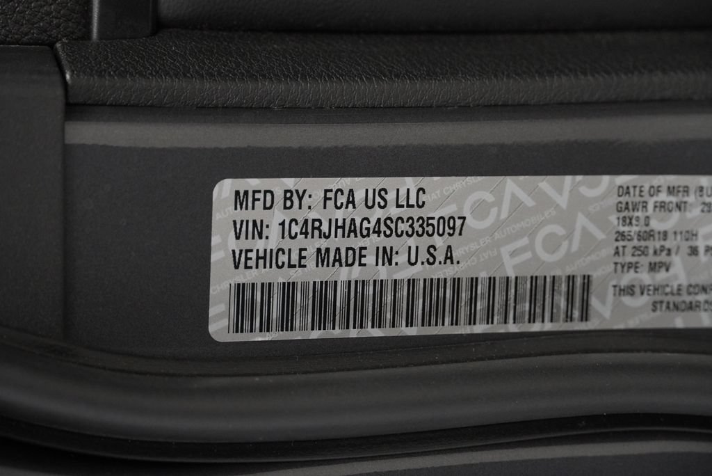 Certified 2025 Jeep Grand Cherokee Laredo X AWD/4WD image 54