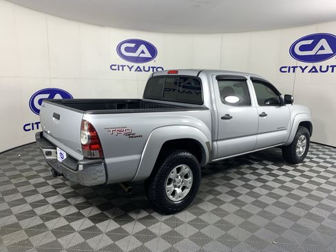 Used 2011 Toyota Tacoma 4x4 Double Cab w/ TRD Off-Road Pkg image 3
