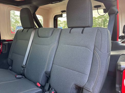 Used 2024 Jeep Wrangler Unlimited Sahara AWD/4WD image 13