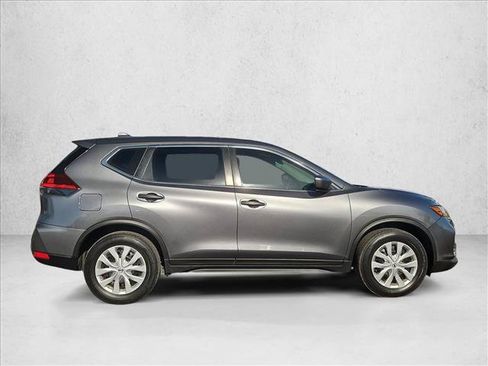 Used 2019 Nissan Rogue S FWD image 4