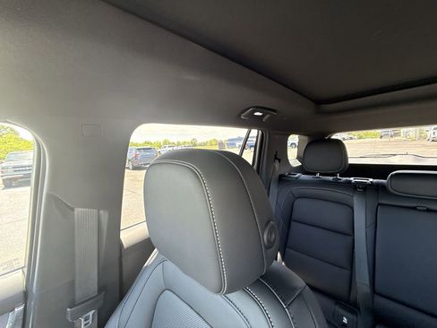 Used 2025 GMC Terrain Elevation w/ Elevation Premium Package AWD/4WD image 10