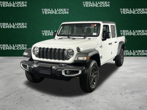 Used 2025 Jeep Gladiator Sport image 9