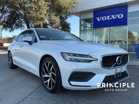 Used 2019 Volvo S60 T5 Momentum w/ Premium Package image 1
