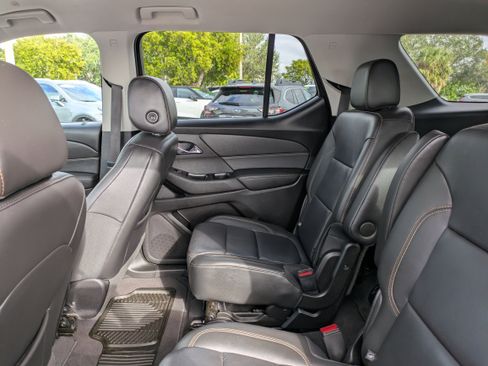 Used 2020 Chevrolet Traverse LT image 15