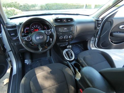Used 2018 Kia Soul image 24