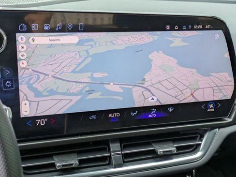 New 2026 Chevrolet Equinox EV LT image 19