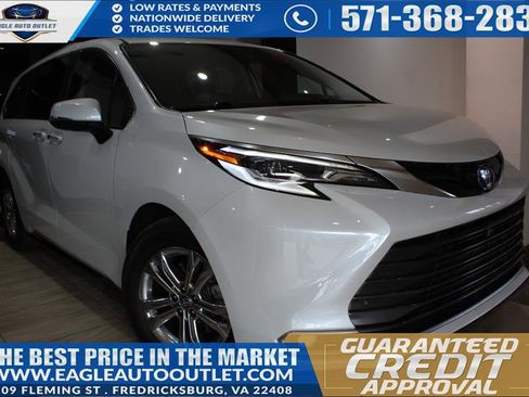 Used 2022 Toyota Sienna Platinum AWD/4WD image 1