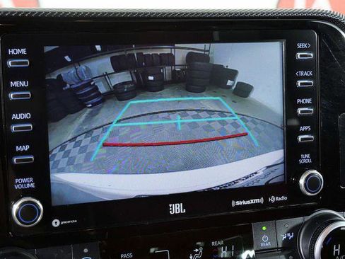 Used 2021 Toyota Highlander XSE image 22