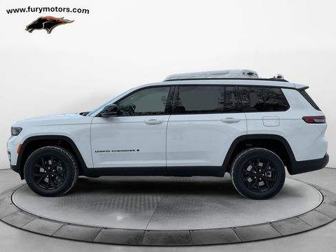 New 2025 Jeep Grand Cherokee L Altitude image 6