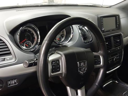 Used 2019 Dodge Grand Caravan GT image 17