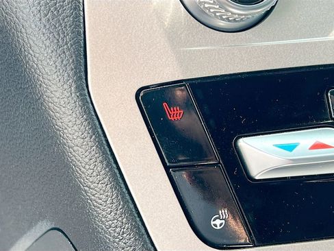 Used 2022 Ford Explorer XLT w/ Equipment Group 202A image 20