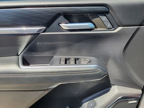 Used 2024 GMC Acadia Elevation FWD image 18