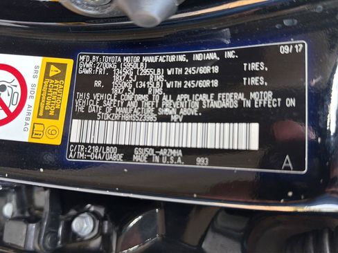Used 2017 Toyota Highlander XLE FWD image 44
