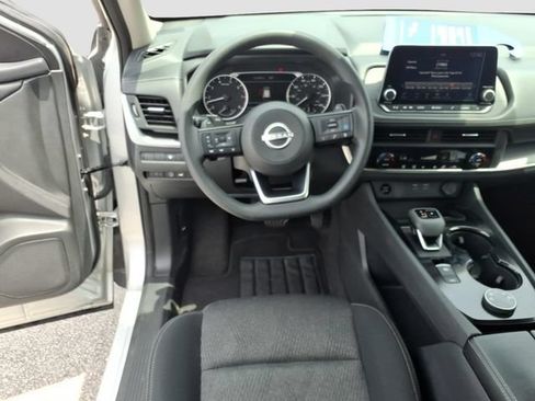 Used 2024 Nissan Rogue SV AWD/4WD image 14