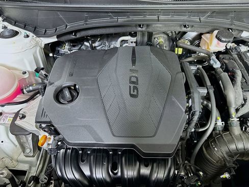 Used 2025 Hyundai Santa Cruz SEL FWD image 9