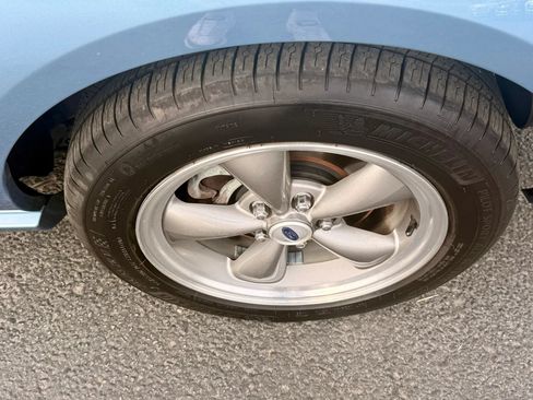 Used 2005 Ford Mustang GT Premium RWD image 18