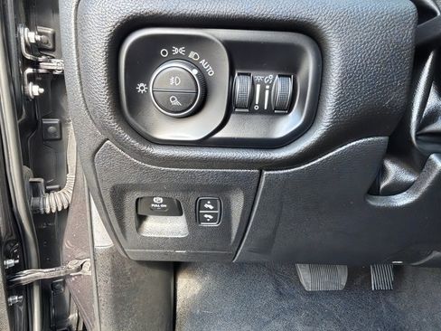 Used 2024 RAM 1500 Laramie AWD/4WD image 25