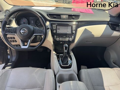 Used 2017 Nissan Rogue Sport SL FWD image 14