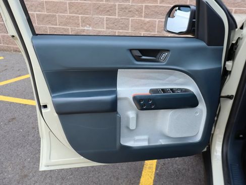 Used 2024 Ford Maverick XLT FWD image 8