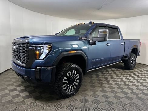 Used 2024 GMC Sierra 2500 Denali Ultimate image 7