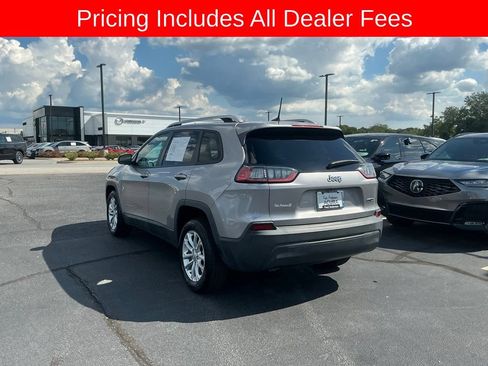 Used 2020 Jeep Cherokee Latitude FWD image 3