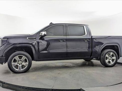Used 2023 GMC Sierra 1500 SLT AWD/4WD image 3