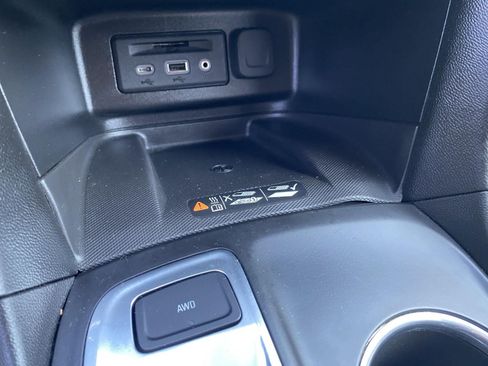 Used 2019 Chevrolet Equinox Premier AWD/4WD image 23