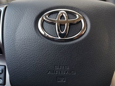 Used 2023 Toyota Tacoma SR5 w/ Technology Package AWD/4WD image 5