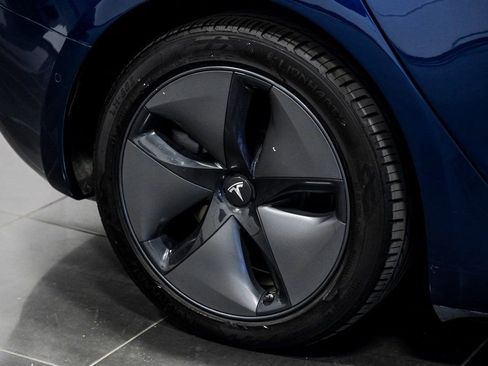 Used 2018 Tesla Model 3 Long Range image 51