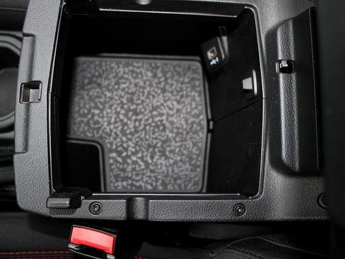 Used 2022 Jeep Wrangler Unlimited Rubicon w/ Cold Weather Group image 23