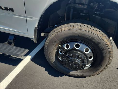 New 2026 RAM 3500 Laramie AWD/4WD image 25