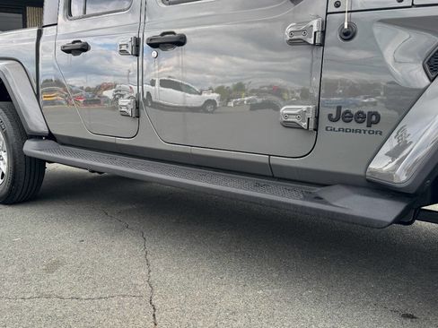 Used 2020 Jeep Gladiator Sport w/ Quick Order Package 24S AWD/4WD image 11