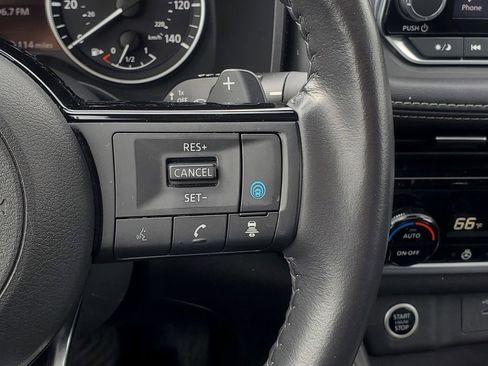 Used 2023 Nissan Rogue SL AWD/4WD image 17