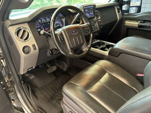 Used 2013 Ford F250 Lariat w/ Lariat Interior Pkg AWD/4WD image 8