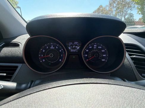 Used 2016 Hyundai Elantra SE FWD image 15