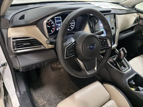 Used 2025 Subaru Outback Limited AWD/4WD image 9