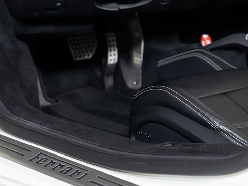 Used 2016 Ferrari 488 Spider image 33