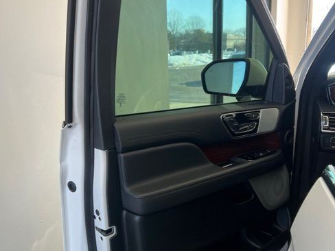 Used 2024 Lincoln Navigator Reserve AWD/4WD image 18