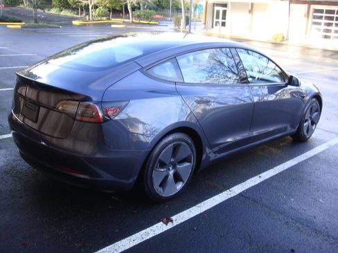 Used 2021 Tesla Model 3 Standard Range Plus image 6