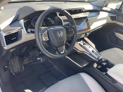 Used 2018 Honda Clarity Plug-In Hybrid image 2